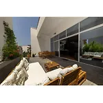 Zen House فيلة *